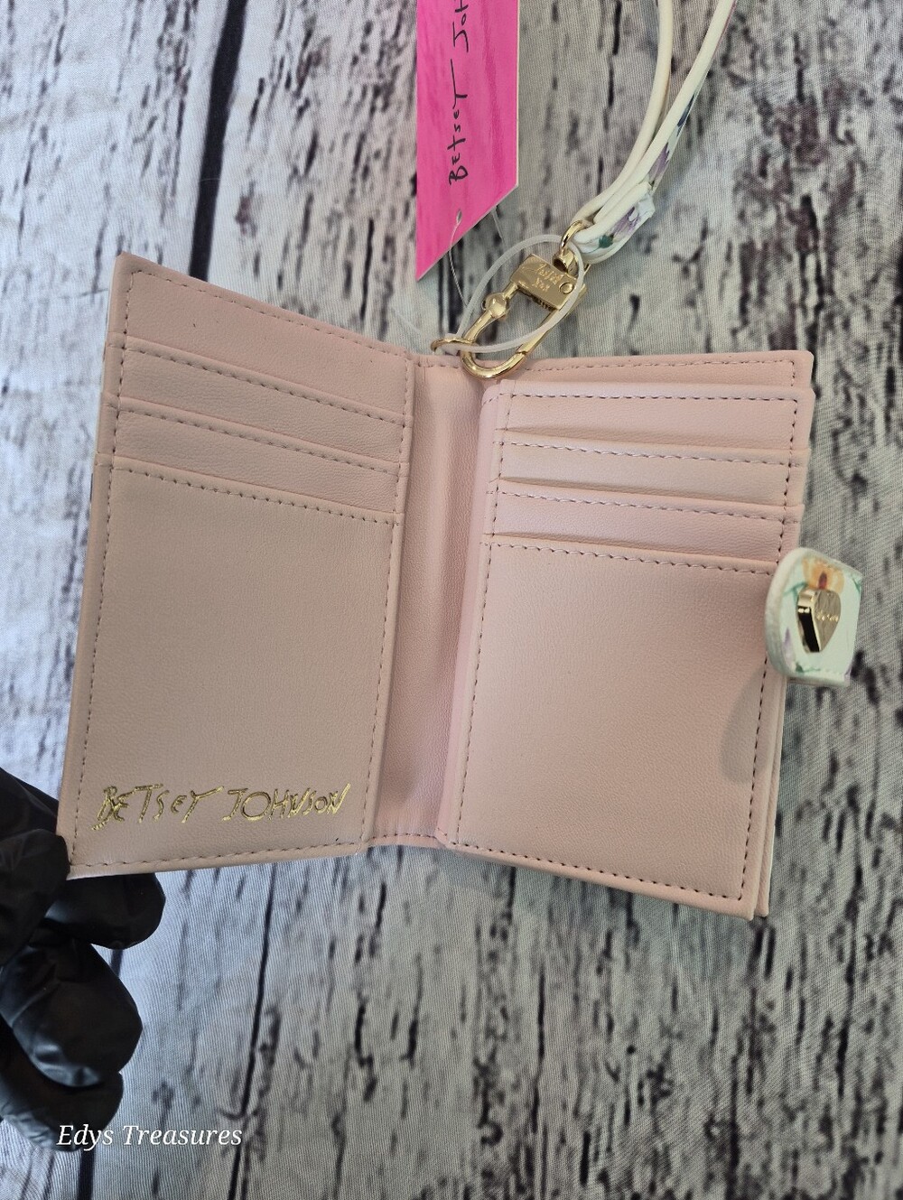 Betsey Johnson Floral Wristlet Wallet NWT Compact Bifold Heart Snap MSRP $54 - Picture 6 of 9